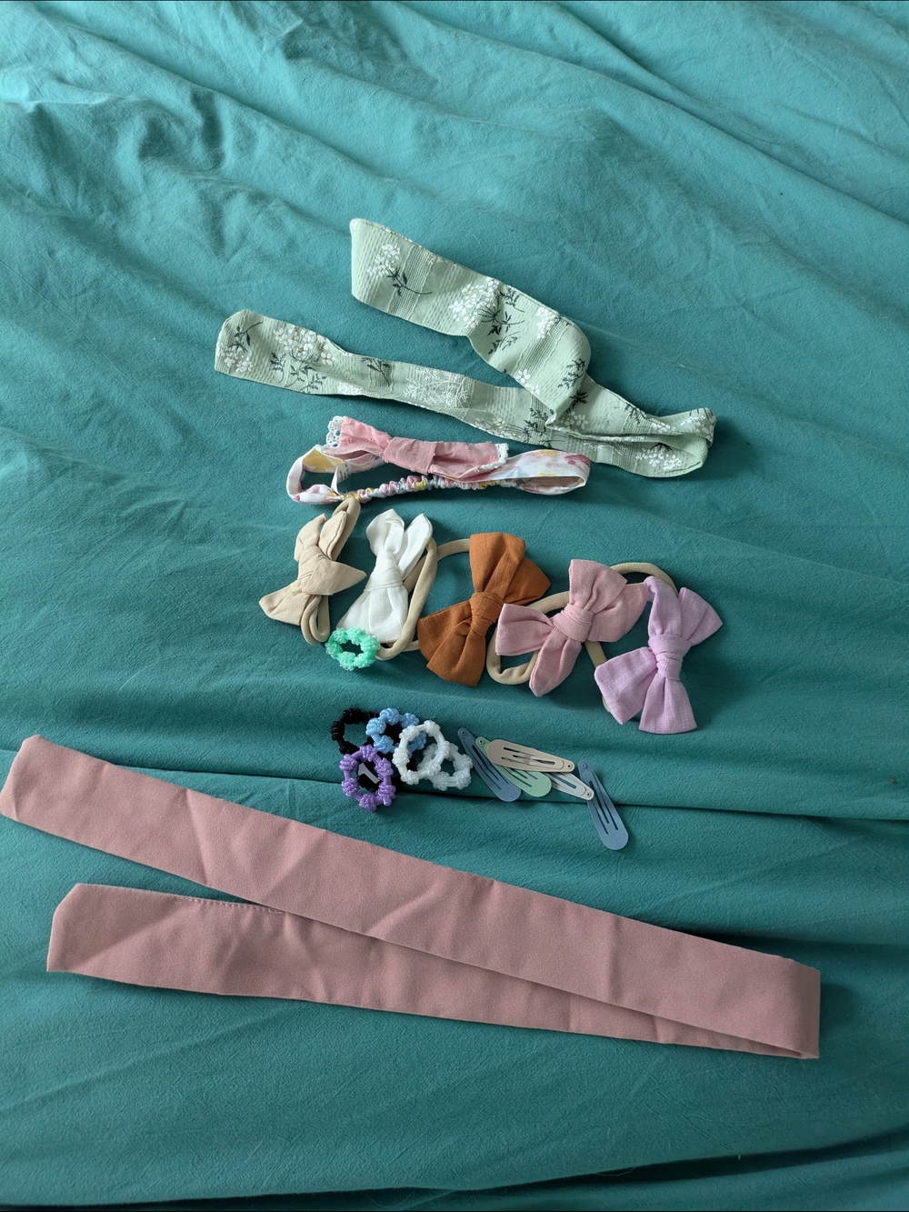 Girls Hair Accessories - Headbands, Clips, Ties, And Scarves